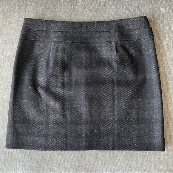 Black Subtle Plaid JCrew Wool Mini Skirt Size 2 - Picture 2 of 5